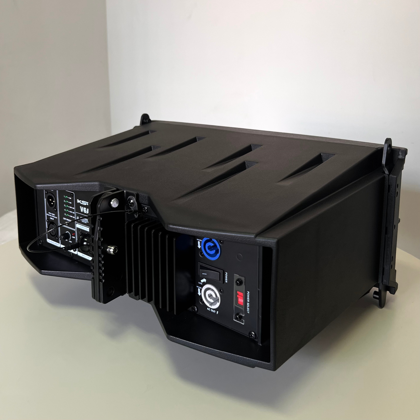 4 Line Array V6 + 2 Sub 18 Pol Kit Ativo Prof. Ksr Pro 2720w Preto 127/220v