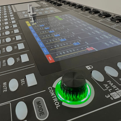 Mesa Digital 20 Canais Faders Motorizados Lcd7 Ksr Pro Kmd20 127/220v