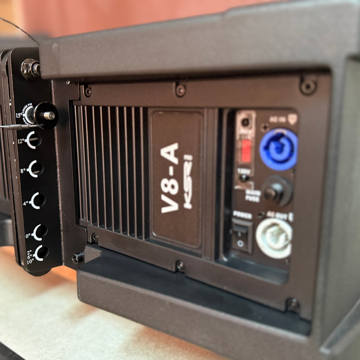 Line Array 8 Polegadas Ativo 2200w Dsp Ksr Pro V8a 135db