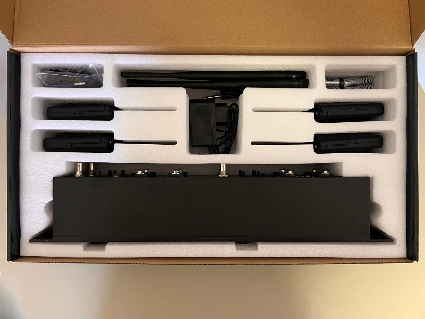 Monitor De Palco Quadruplo 4c Ponto S Fio In Ear Ksr Psm1600
